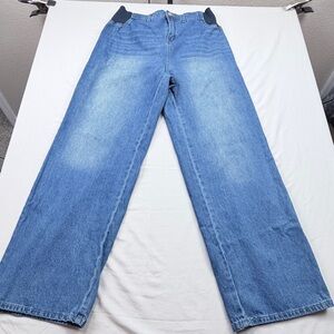 SHEIN Blue Denim Jeans with Black Label Detail